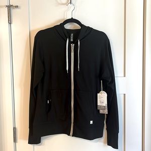 Vuori Halo Performance Hoodie 2.0 in black size Large